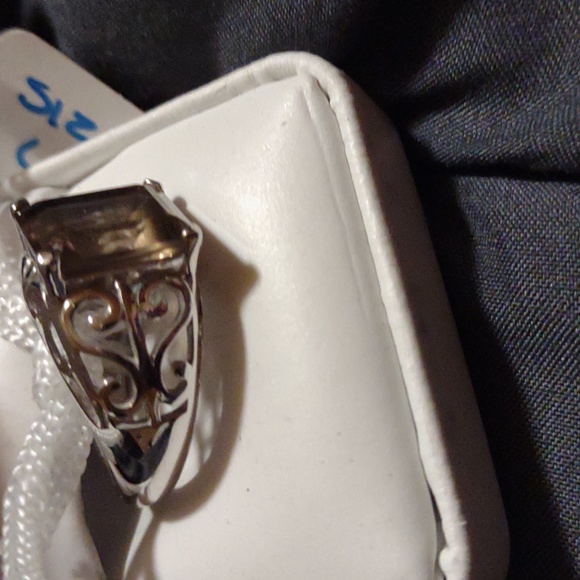 Ring - Picture 2 of 2